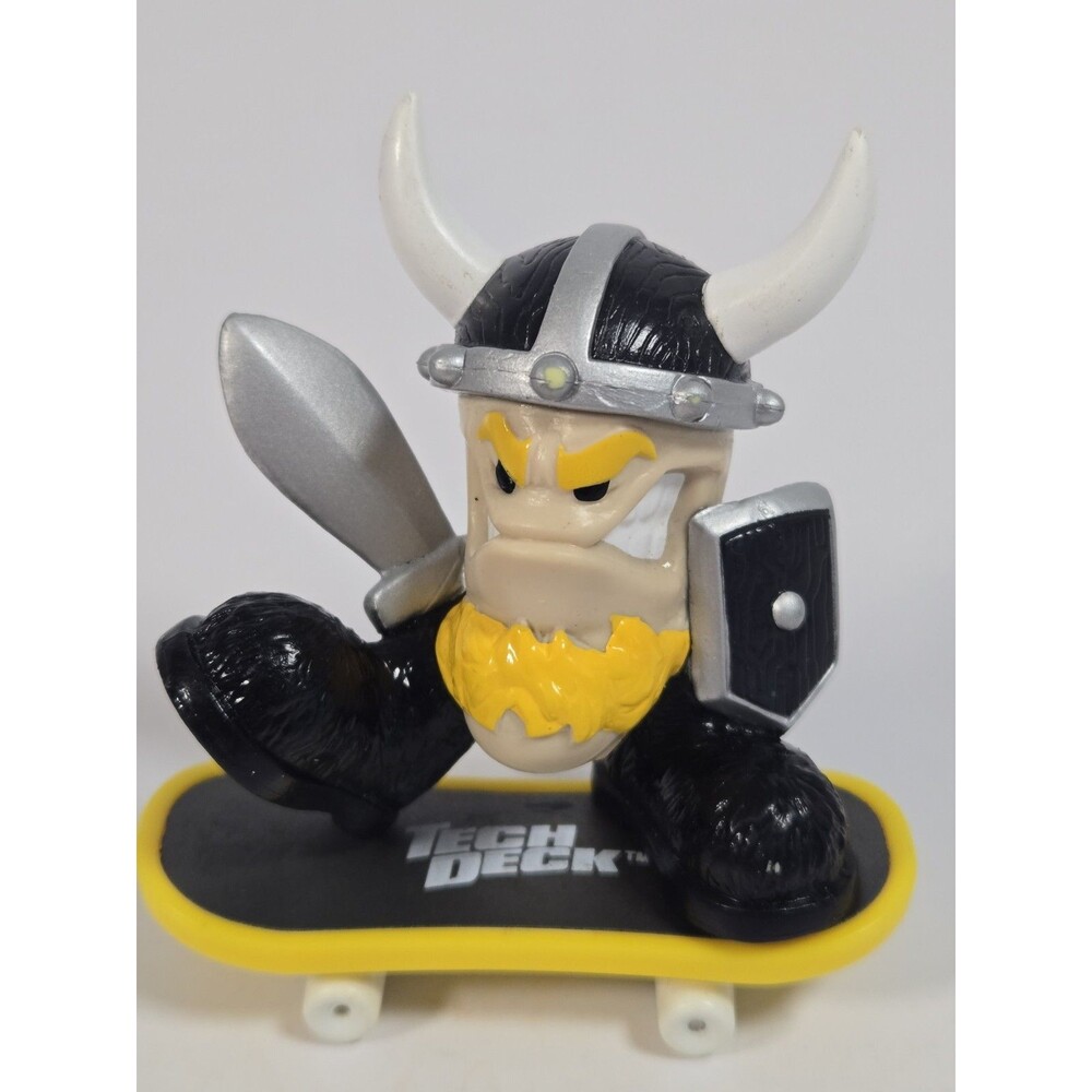 2002 Tech Deck Dude Erik #038 Viking Crew 9 Magna Figure with Skateboard Vintage